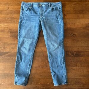 American Eagle Light Wash Jeggings 18R